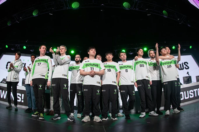 Houston Outlaws on stage at their homestand. 