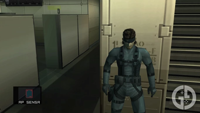 Solid Snake hiding at a corner in Strut A of the Big Shell
