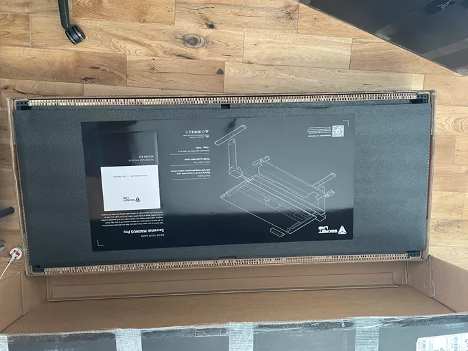 A look inside the first box when first opening the SecretLab MAGNUS Pro.
