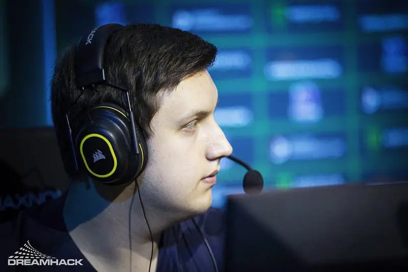 Fruity joining Mousesports