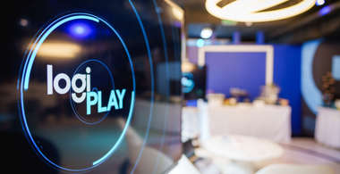 Logi Play Header Socials