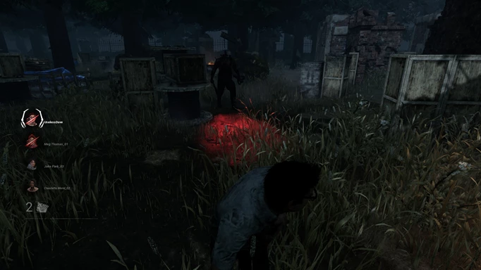 Dead by Daylight: A Survivor looking back while running from the Killer