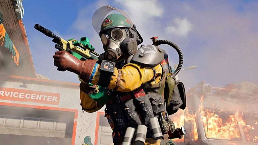 warzone-operator-with-green-helmet.jpg