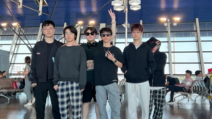 OWWC team from mainland China at the airport
