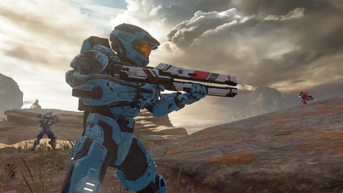 A spartan wields a rifle in a multiplayer game of Halo Infinite.