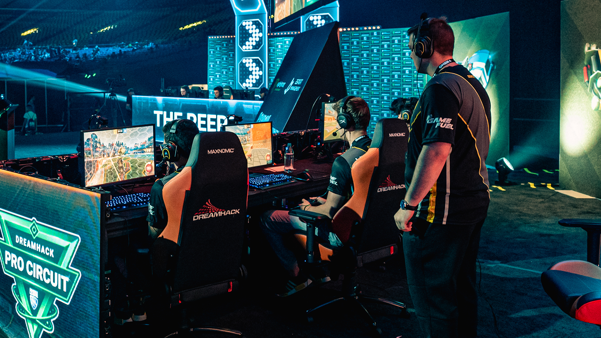 Virge at DreamHack Montreal overseeing the Dignitas Roster of ViolentPanda, Yukeo, and Aztral