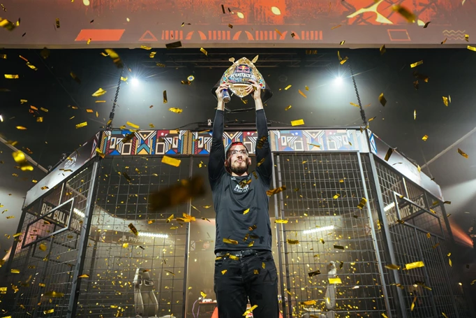 Big Bird lifting the trophy of Red Bull Kumite in 2023
