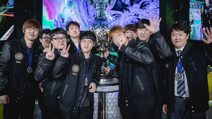 CoreJJ and Samsung Galaxy after their 2017 Worlds finals win