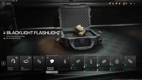 The Blacklight Flashlight in the gear menu of MW3