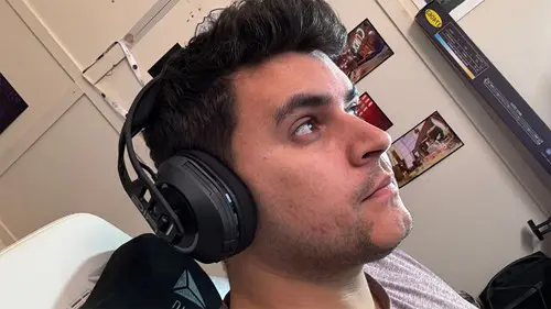 Nacon RIG 600 HX Pro on reviewer's head