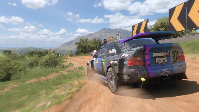 How to gift cars in Forza Horizon 5 like this one that's drifting.