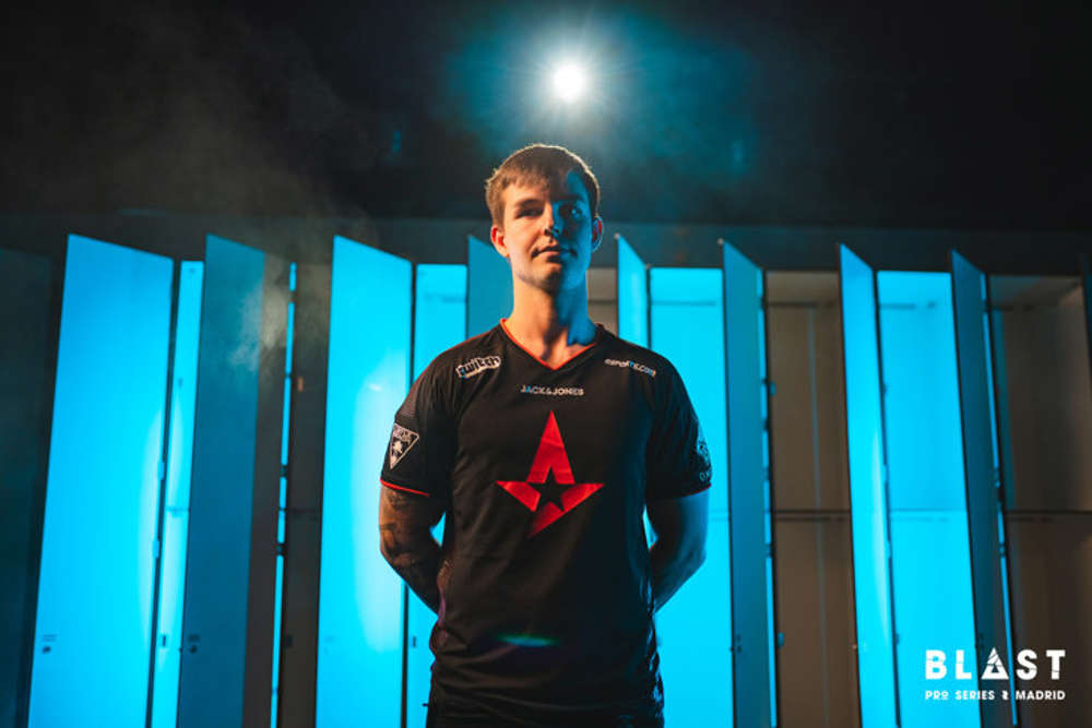 dev1ce - Gatekeeper to the Gods