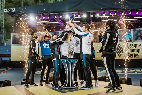 Photo via lolesports