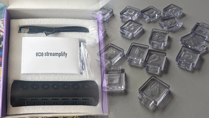 Photo showing how the Streamplify CTRL 7 USB Hub is packaged and the included keys