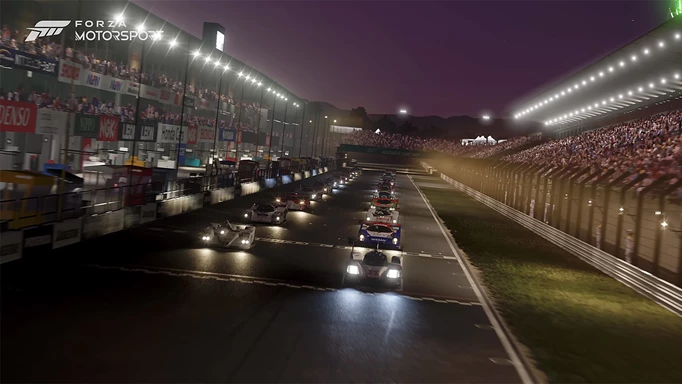 Night time race track in Forza Motorsport
