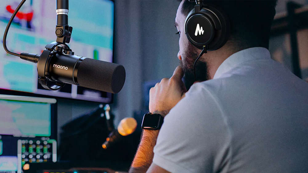 Maono PD200X Microphone and boom arm review: Ideal for beginners