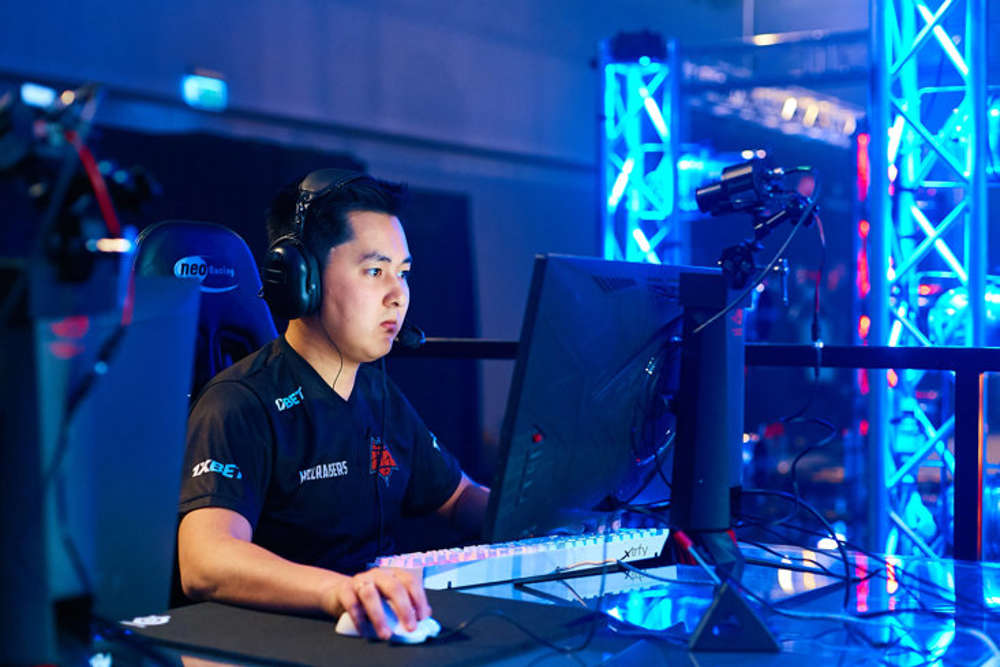 Interview with CS:GO pro h0bbit