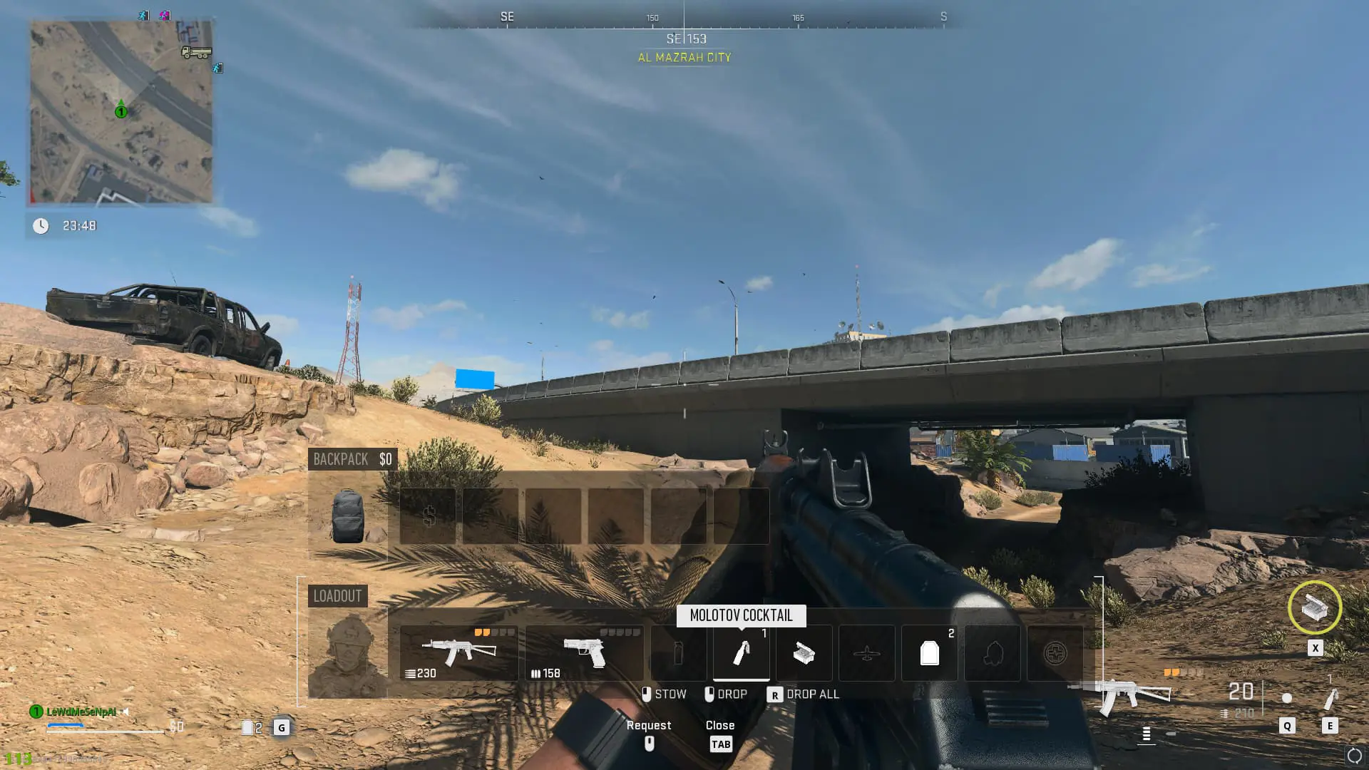 A weapon pointing towards a bridge in MW2